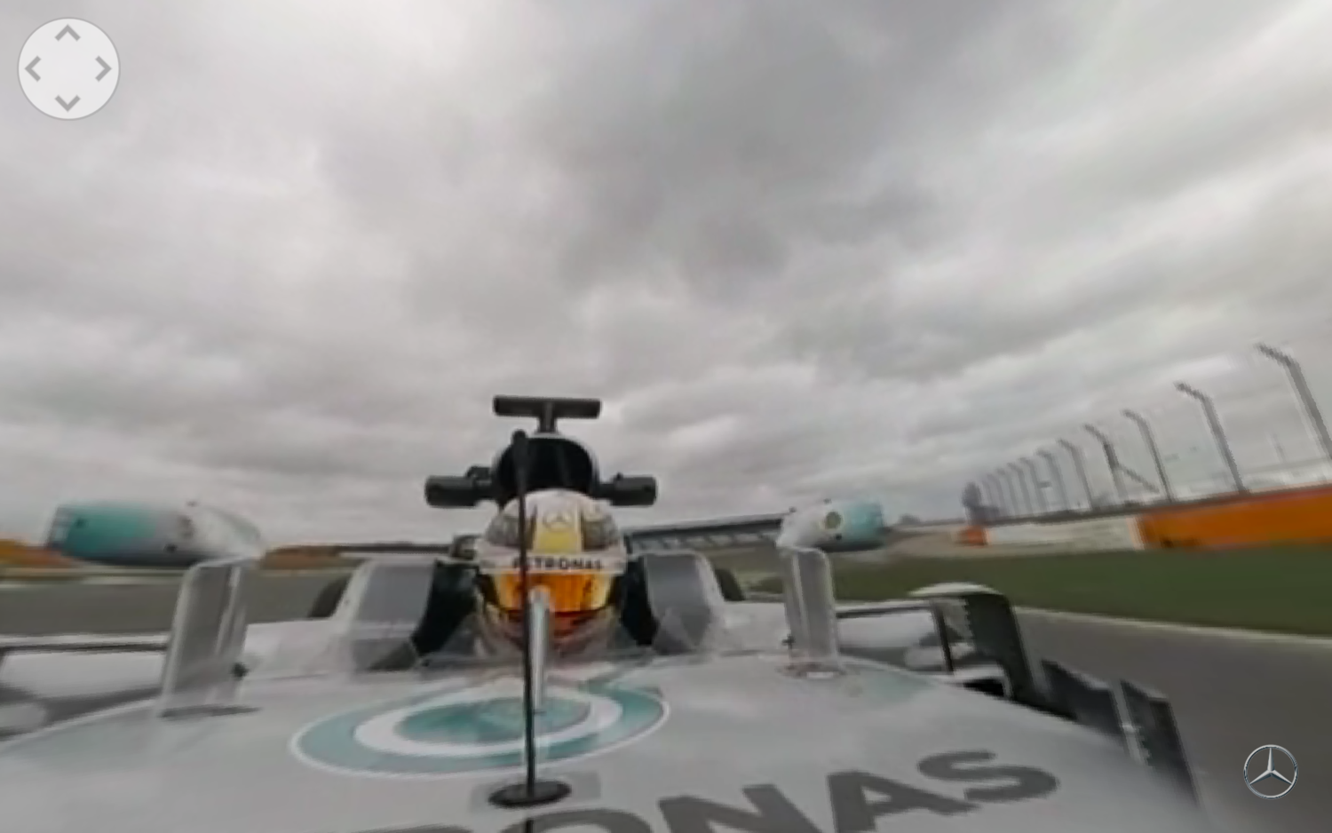 Видео: 360° вокруг Хэмилтона, с комментариями пилота